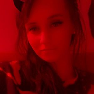 Meet your Posher, Elise